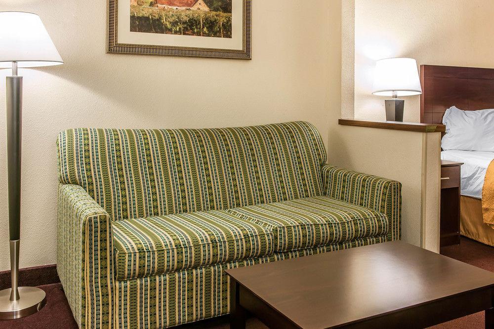 Quality Inn & Suites Danville Eksteriør bilde