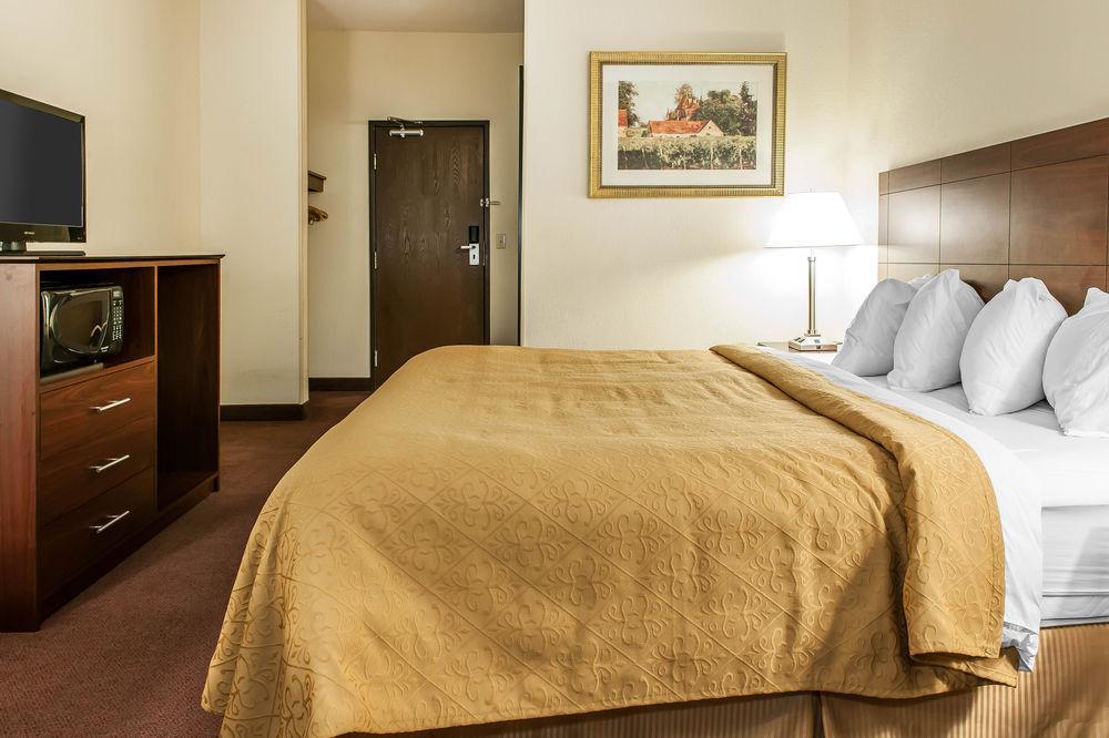 Quality Inn & Suites Danville Eksteriør bilde