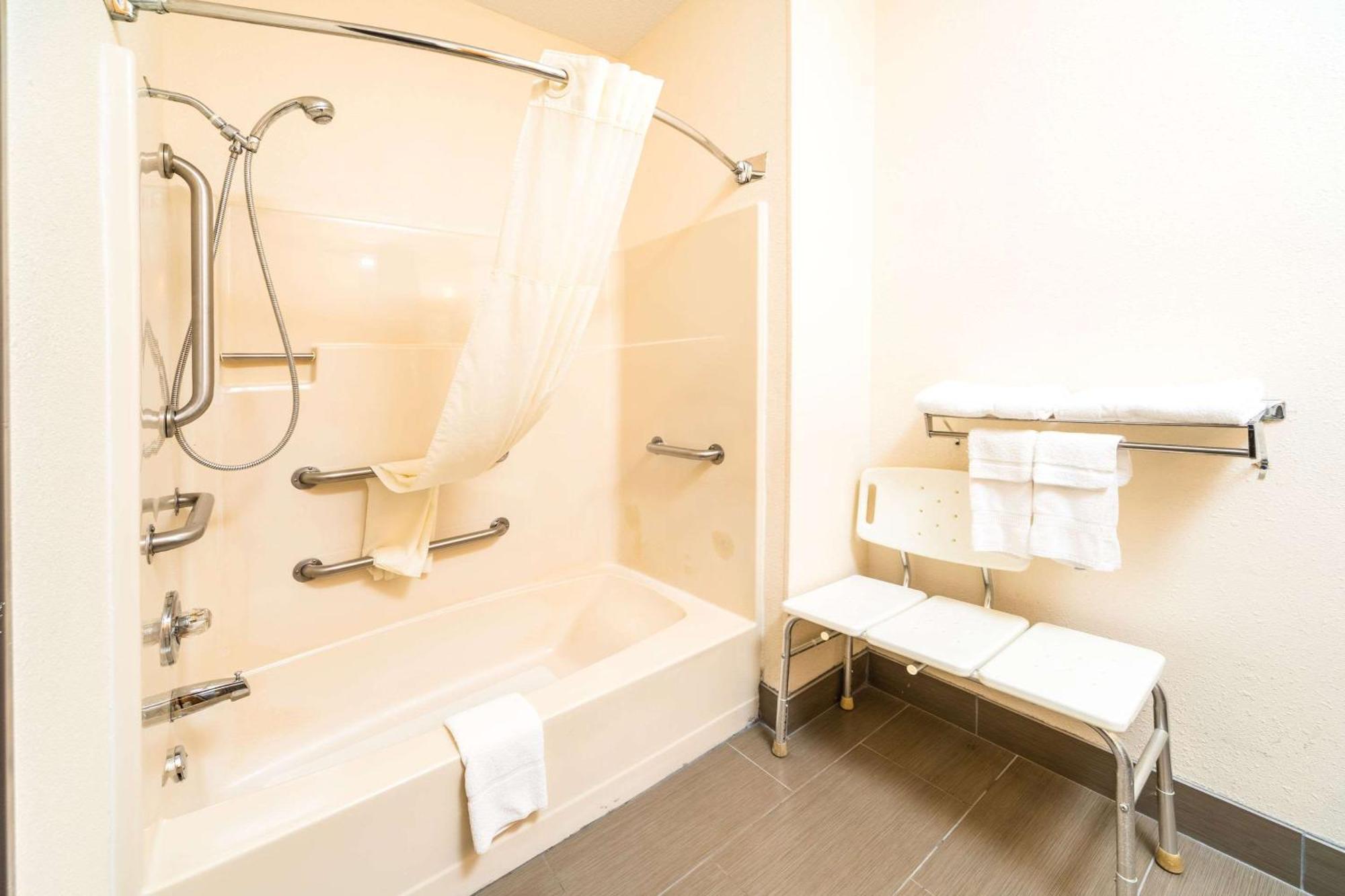 Quality Inn & Suites Danville Eksteriør bilde