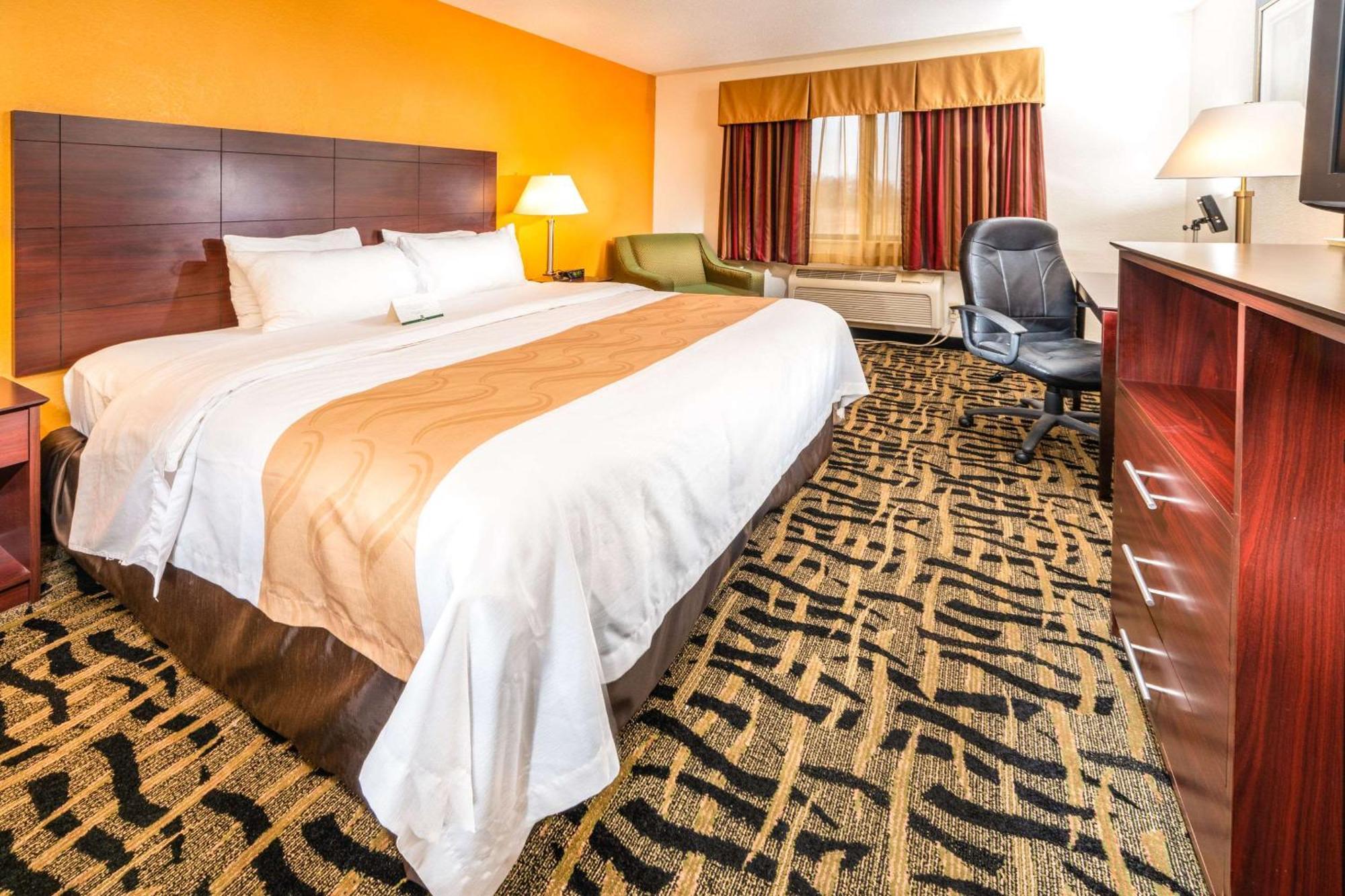 Quality Inn & Suites Danville Eksteriør bilde